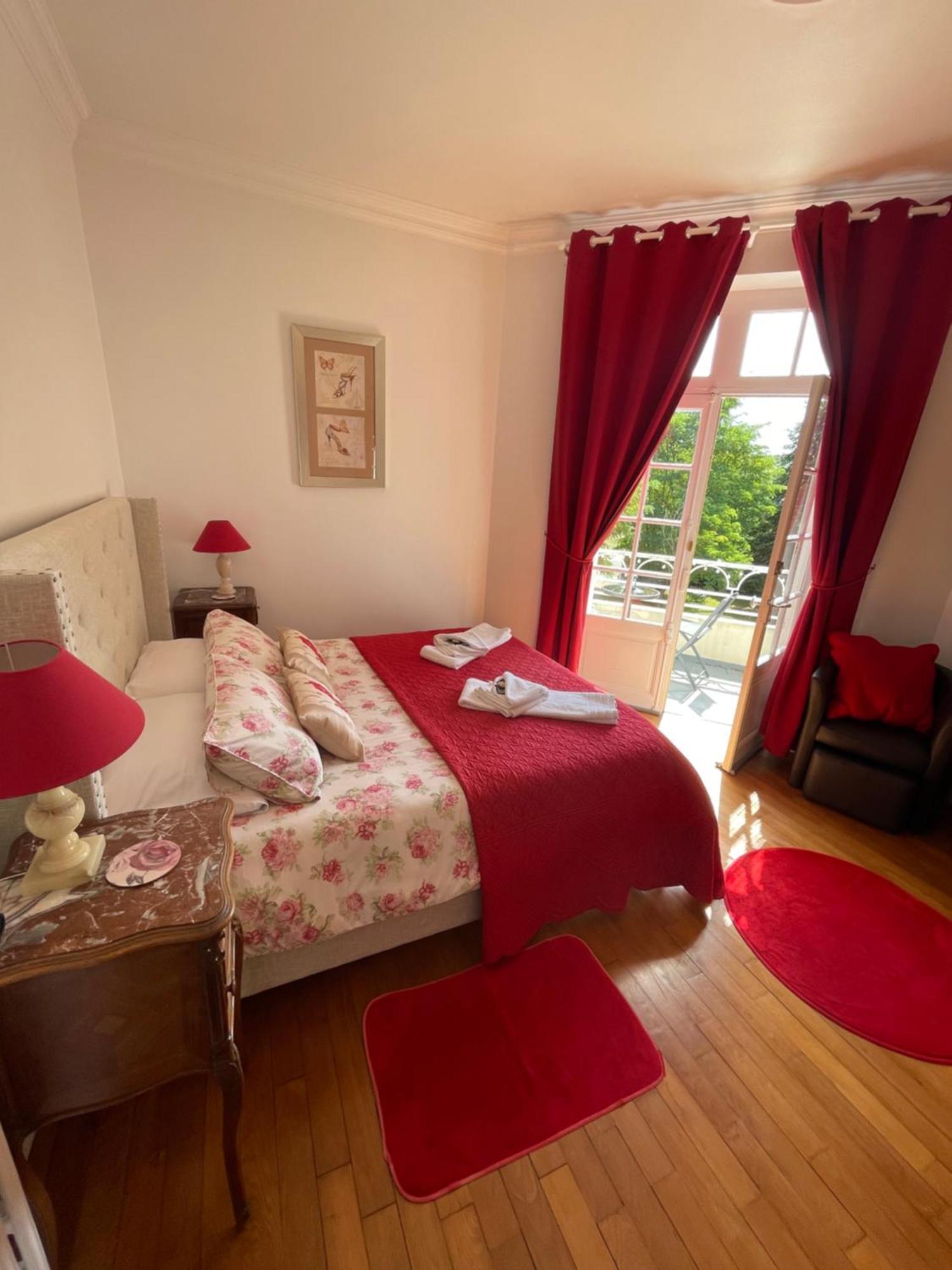 Vue Du Chateau D'Excideuil En Chambres Екстериор снимка