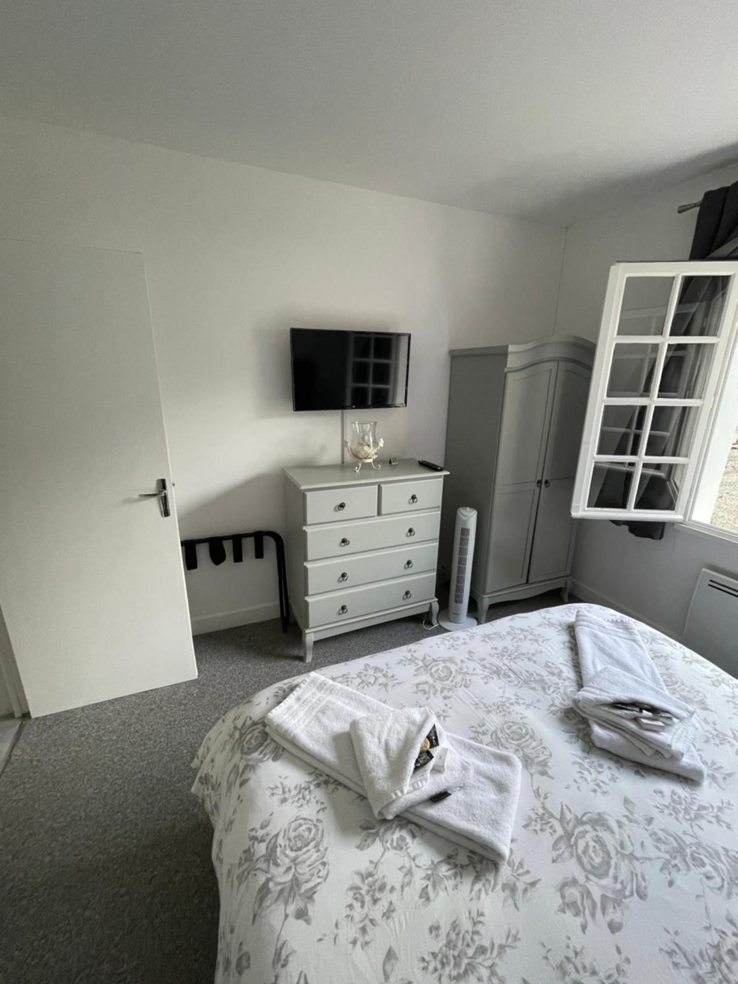 Vue Du Chateau D'Excideuil En Chambres Екстериор снимка